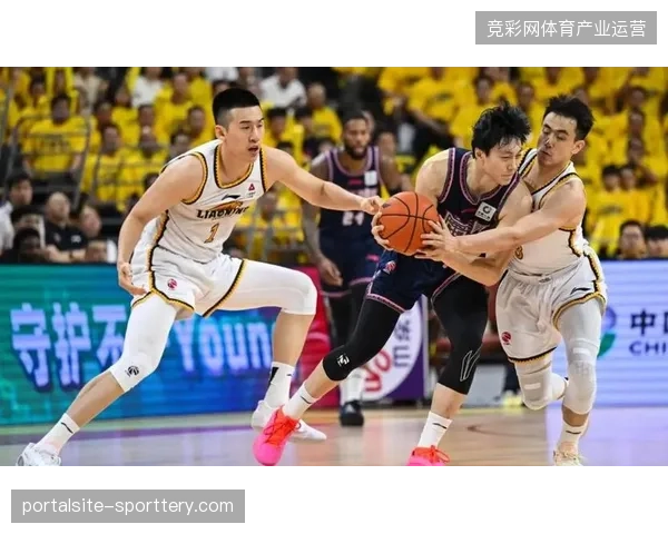 季后赛强队普遍采用混合防守体系破解挡拆，辽宁等队成功将对手每百回合得分限制在98分以下